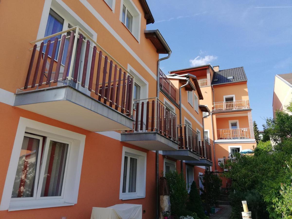 Three Apartment Františkovy Lázně Exteriör bild