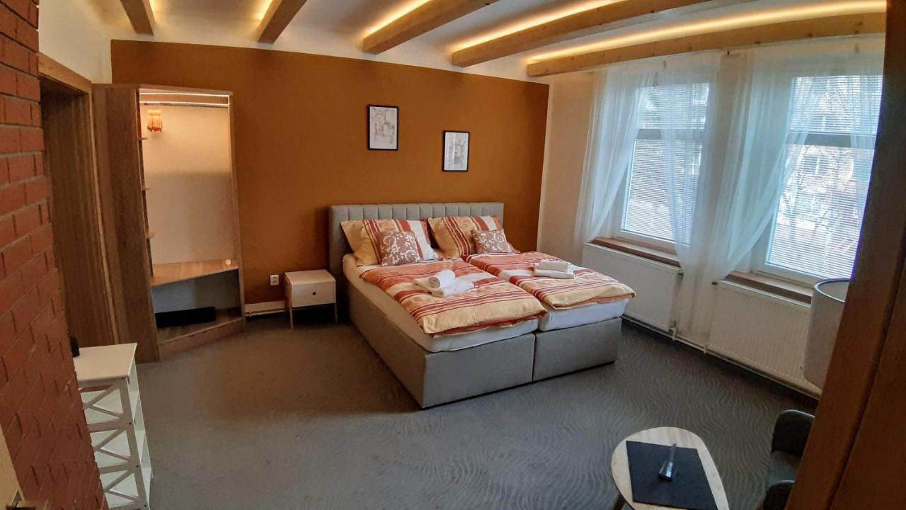 Three Apartment Františkovy Lázně Exteriör bild